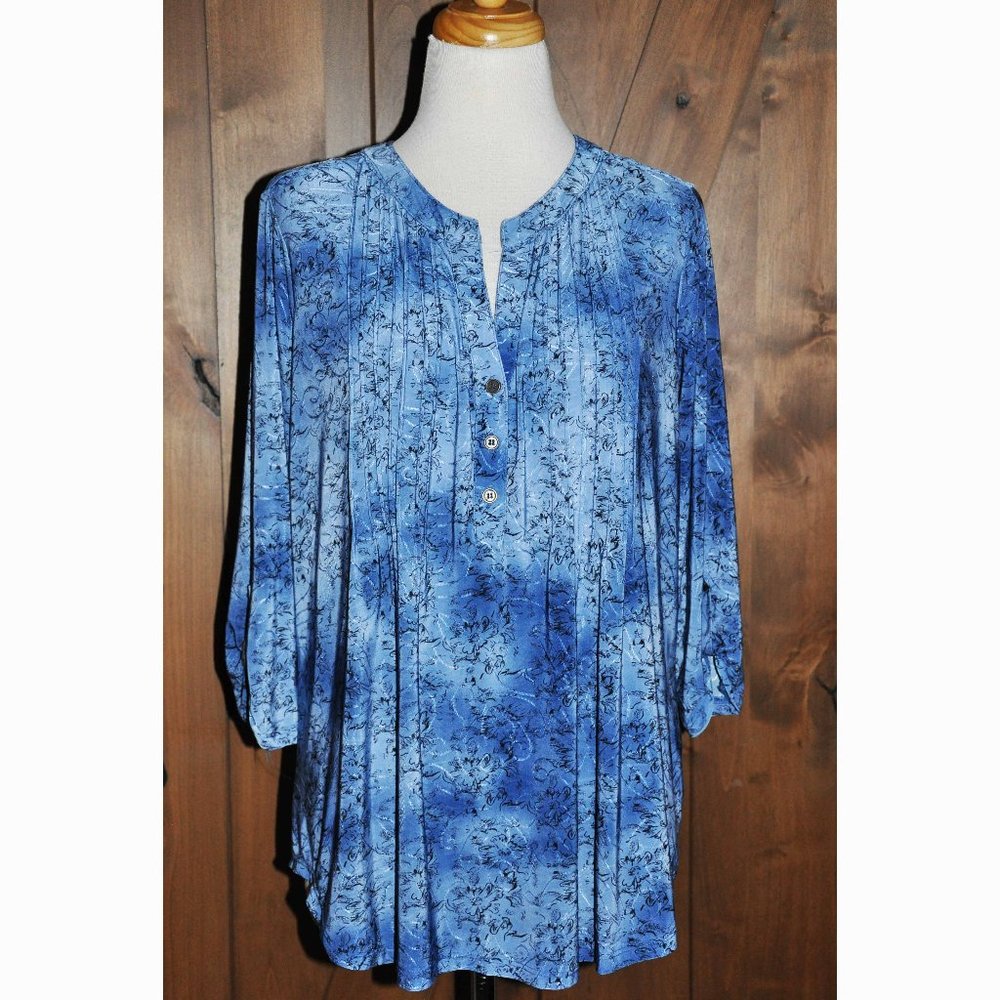 Vintage Notations Woman Pale Blue & Black Print Long Sleeve Silky Blouse